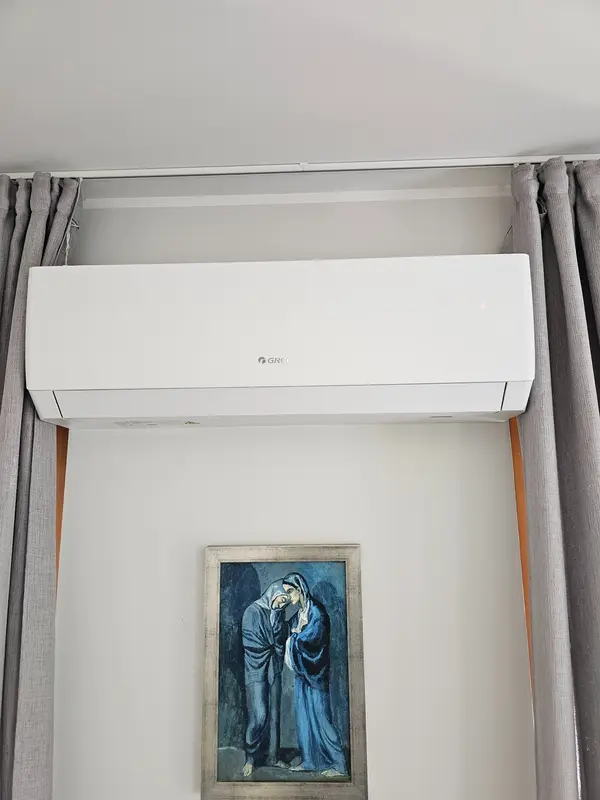 Montaż klimatyzacji Gree – Ursynów, sypialnia